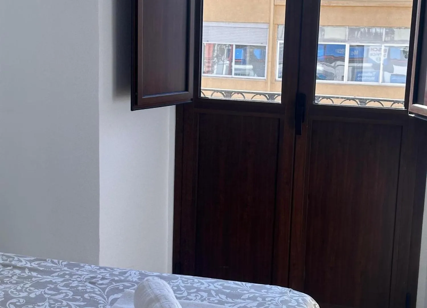 Triana Riverside Seville Hostel