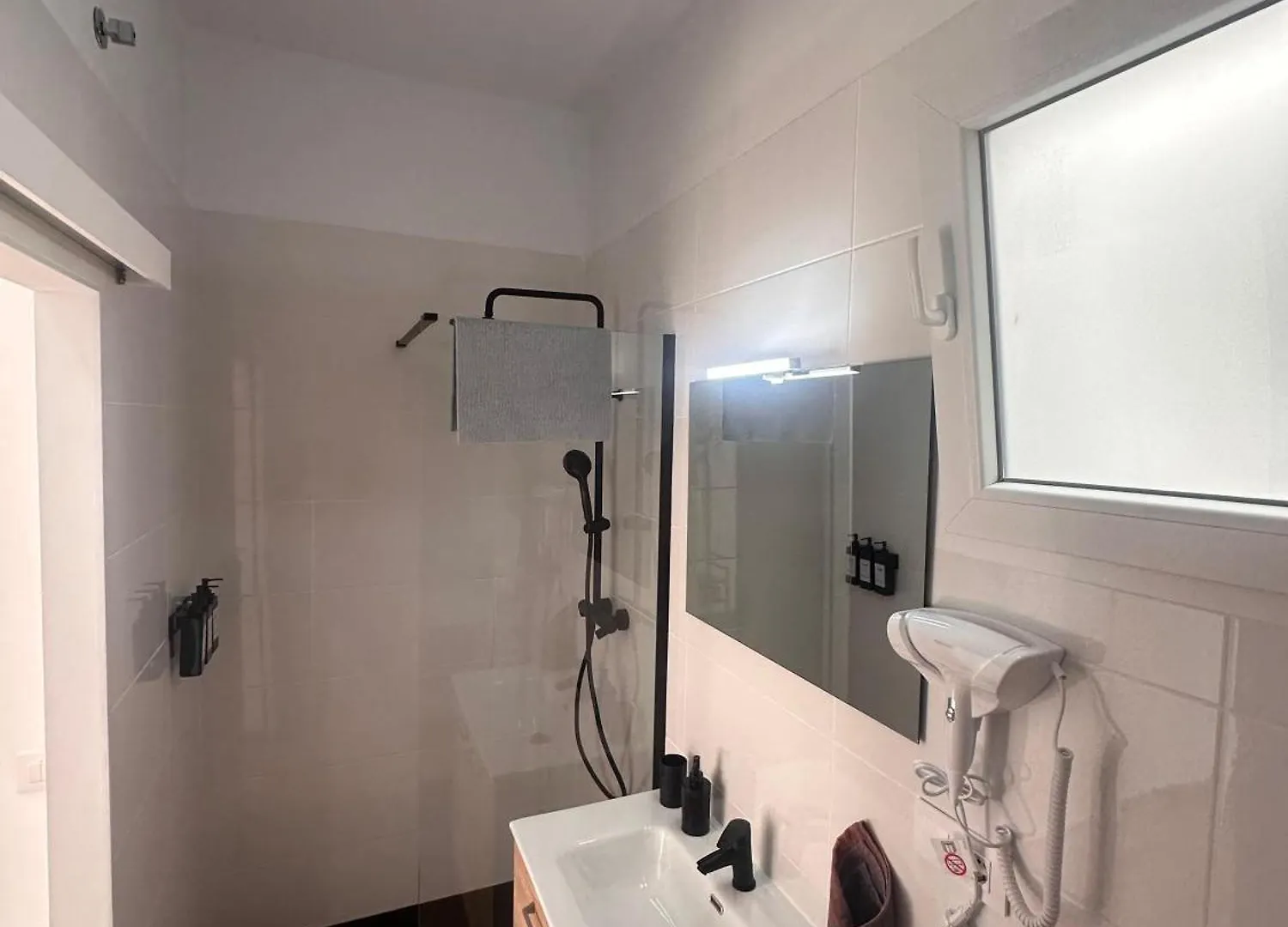 Hostel Triana Riverside Seville